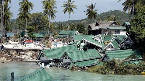 2004年のインド洋大津波、タイにおける歴史的災害と復興の軌跡