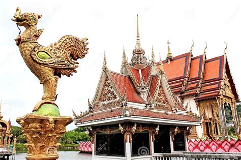 「アユタヤ王朝の建国: タイの黄金時代における政治的変革と文化的な繁栄」